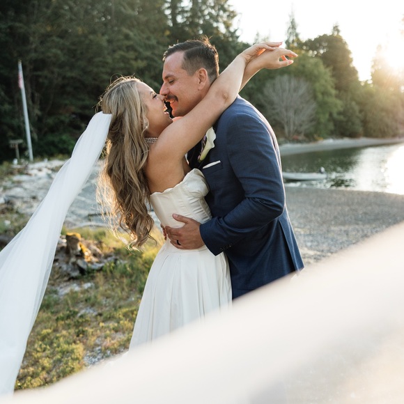 hhandcrwedding